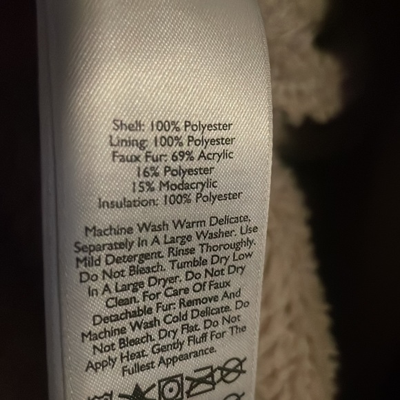 🆕 Eddie Bauer Winter Coat with fur lined hood - Picture 7 of 7